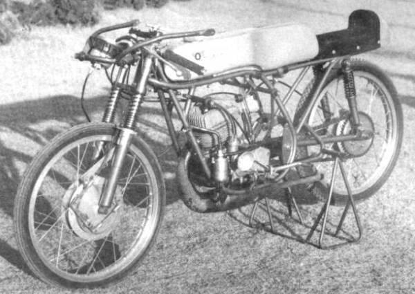 RM 62 featherbed- style frame